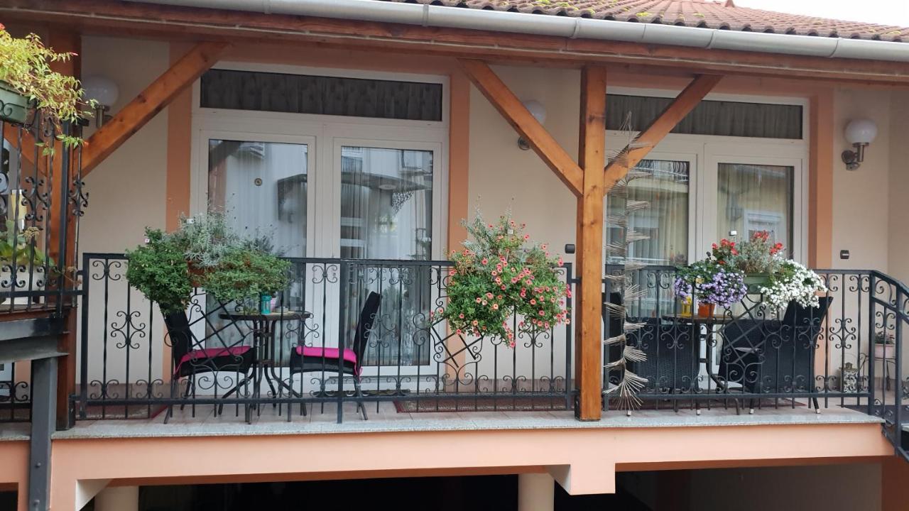 Hotel Isabell Gyor Győr Exterior foto